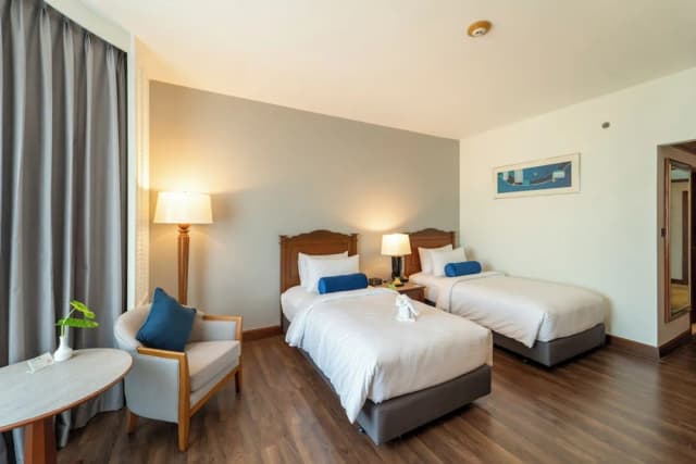 センチュリー・パーク・ホテル-Sky View Premier Room-24