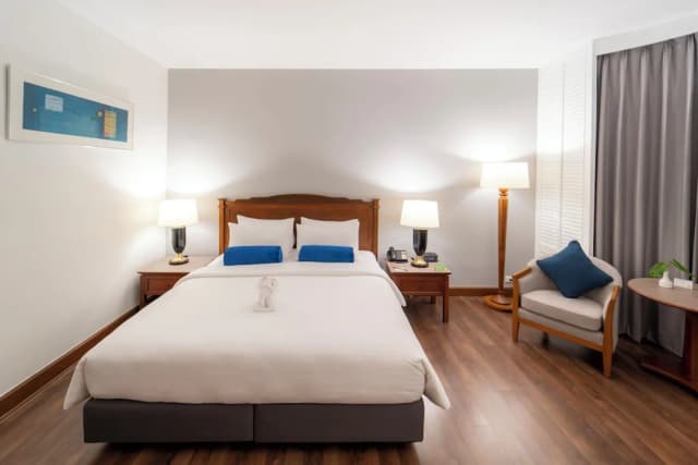 センチュリー・パーク・ホテル-Sky View Premier Room-15