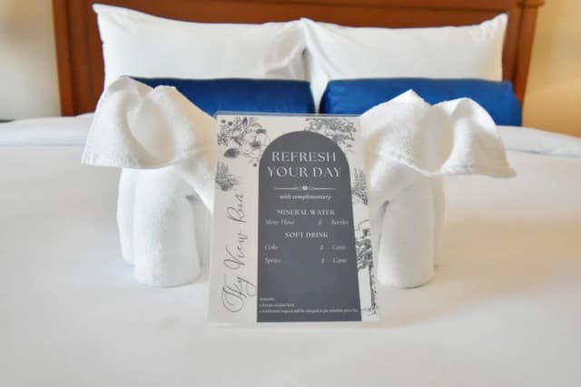 センチュリー・パーク・ホテル-Sky View Premier Room-4