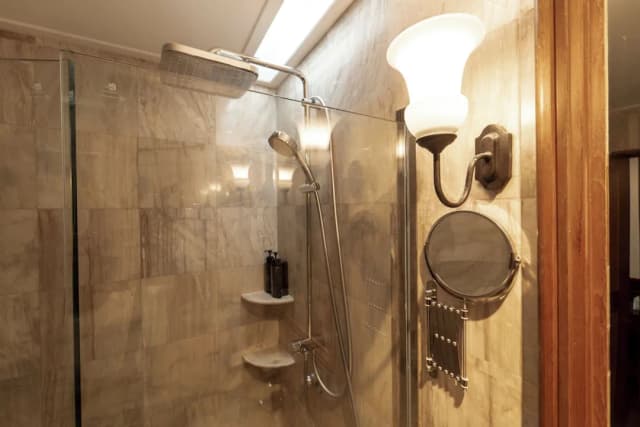 センチュリー・パーク・ホテル-Sky View Premier Room-20