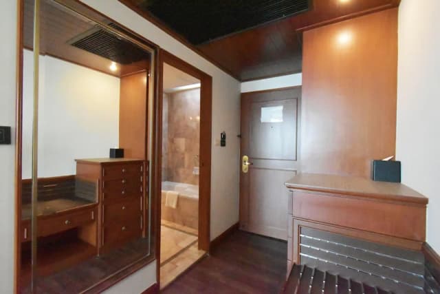 センチュリー・パーク・ホテル-Sky View Premier Room-3