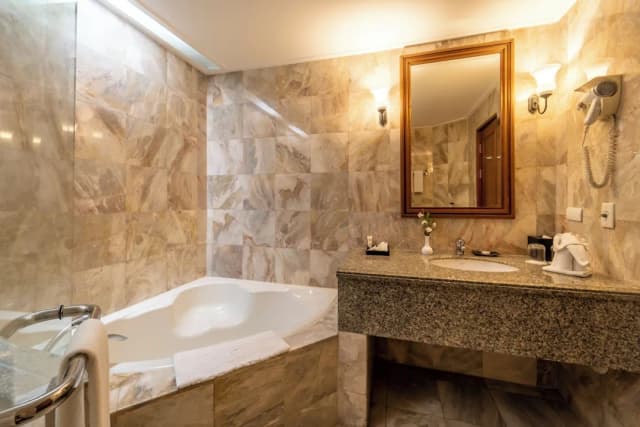 センチュリー・パーク・ホテル-ファミリー スイート-19