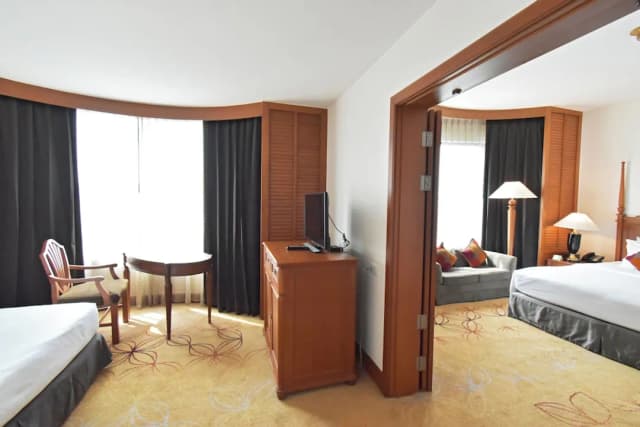 センチュリー・パーク・ホテル-ファミリー スイート-10