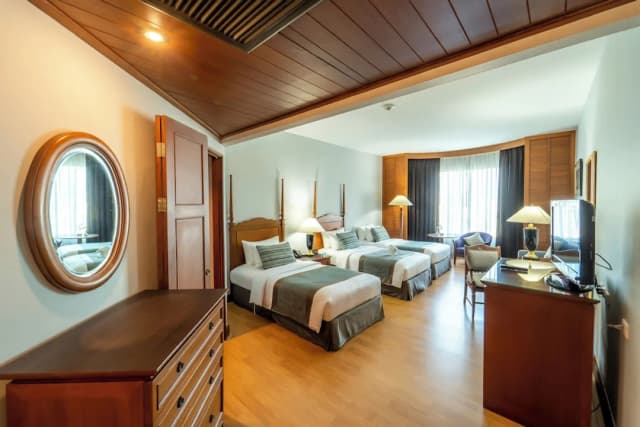 センチュリー・パーク・ホテル-デラックス トリプルルーム (Grand Deluxe Triple)-6