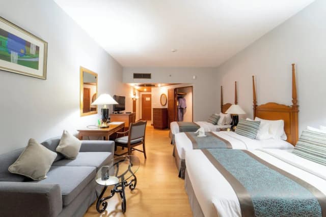 センチュリー・パーク・ホテル-デラックス トリプルルーム (Grand Deluxe Triple)-9