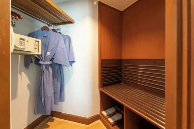 センチュリー・パーク・ホテル-デラックス トリプルルーム (Grand Deluxe Triple)-13