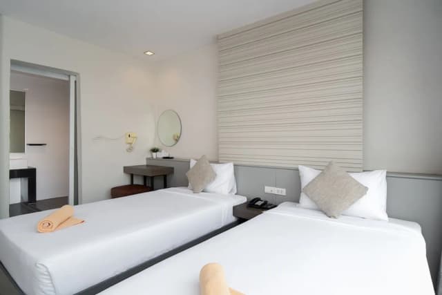 里諾瓦飯店-Deluxe Twin Bed A-4