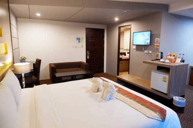 Siam Oriental Hotel-Siam Deluxe Double Bed-5