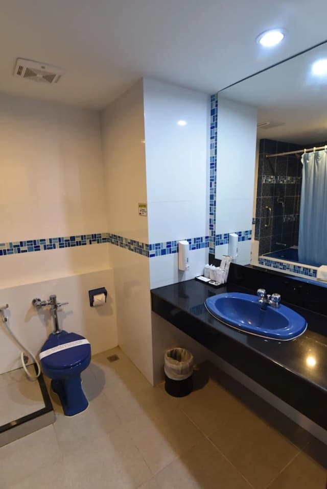 Siam Oriental Hotel-Siam Deluxe Double Bed-12
