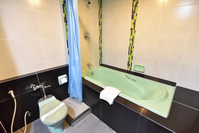 Siam Oriental Hotel-Siam Superior Twin-13