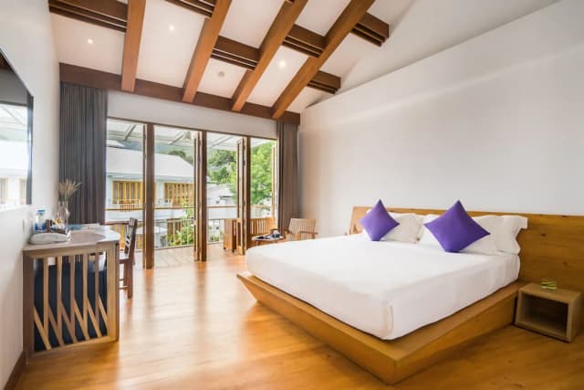 White Sand Samui Resort-Pool View-4