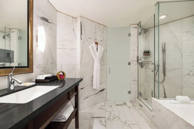 溫哥華香格里拉-豪華客房, 1 張特大雙人床及 1 張梳化床-3