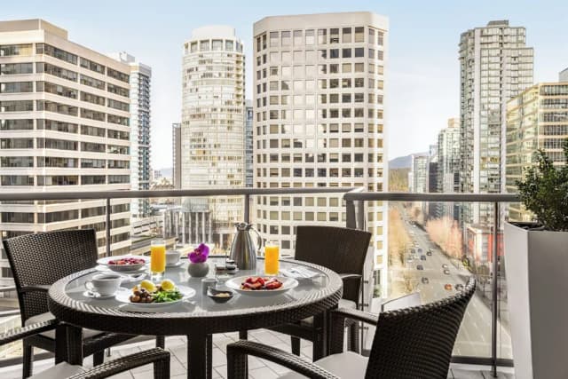 溫哥華香格里拉-特級套房, 1 張特大雙人床及 1 張梳化床, 露台-2