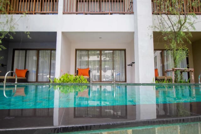 Deevana Plaza Phuket-Premier Waterfront-3