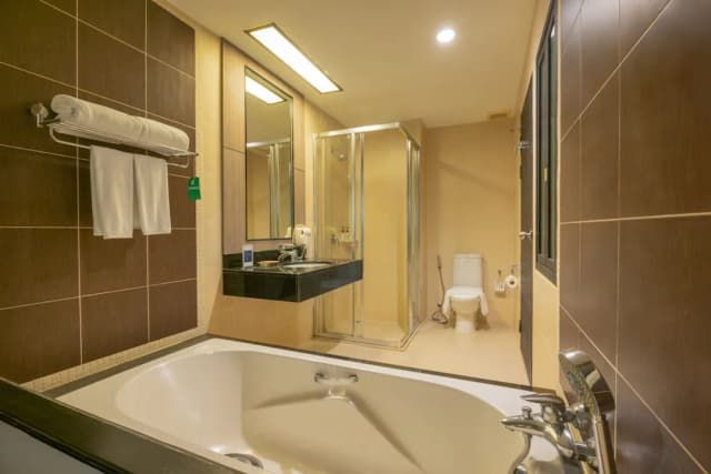 Deevana Plaza Phuket-华丽客房, 泳池景观-6