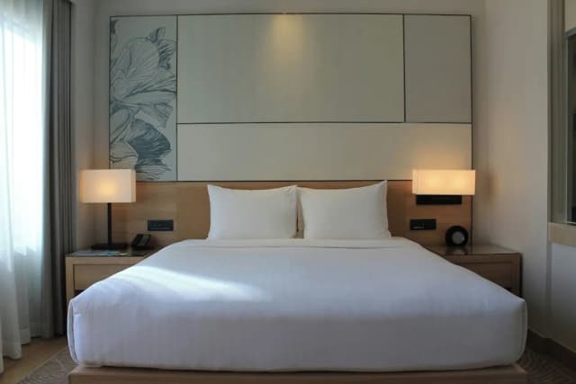 Courtyard by Marriott Bangkok-Room, 1 King Bed-2