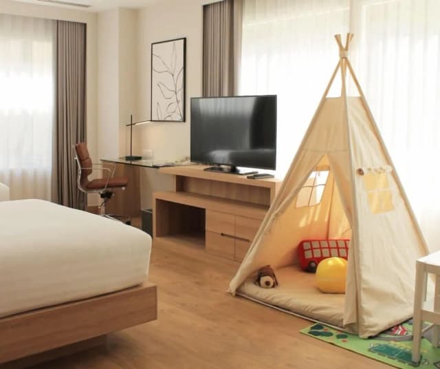 Courtyard by Marriott Bangkok-Family Room, 2 Double Beds-5