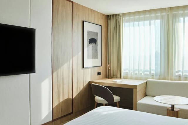 馬德里公主廣場酒店-高級客房, 2 張單人床, 城市景-9