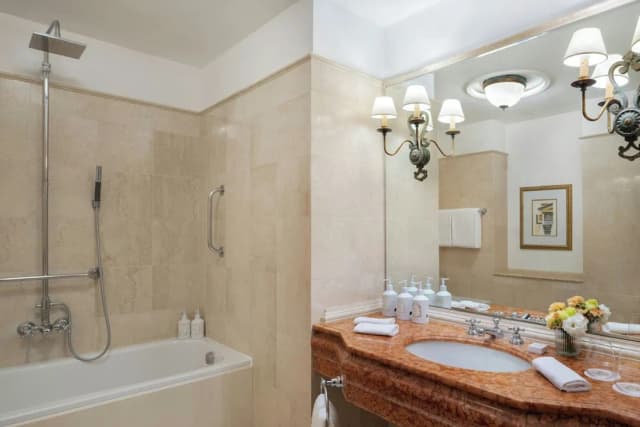 ジ エクセルシオール, ア ラグジュアリー コレクション ホテル, フィレンツェ-デラックス ルーム キングベッド 1 台-2