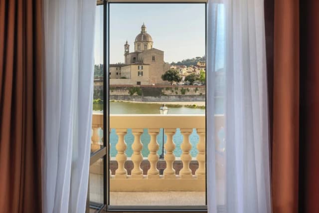ジ エクセルシオール, ア ラグジュアリー コレクション ホテル, フィレンツェ-グランド スイート キングベッド 1 台 リバービュー-1