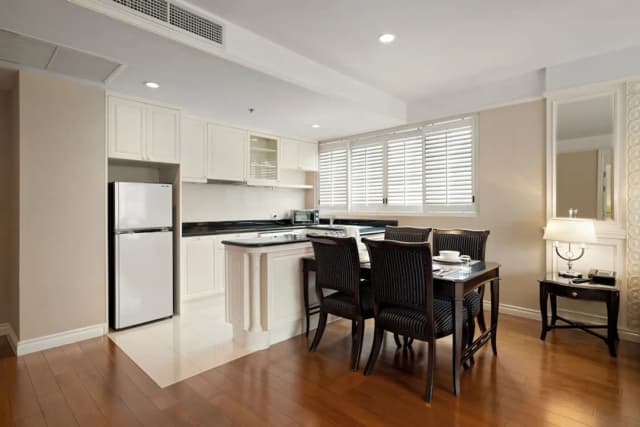 Grande Centre Point Ratchadamri-Grand Suite Quadruple Room-4