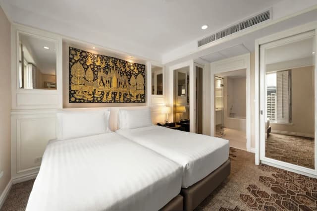 Grande Centre Point Ratchadamri-Grand Suite Quadruple Room-2