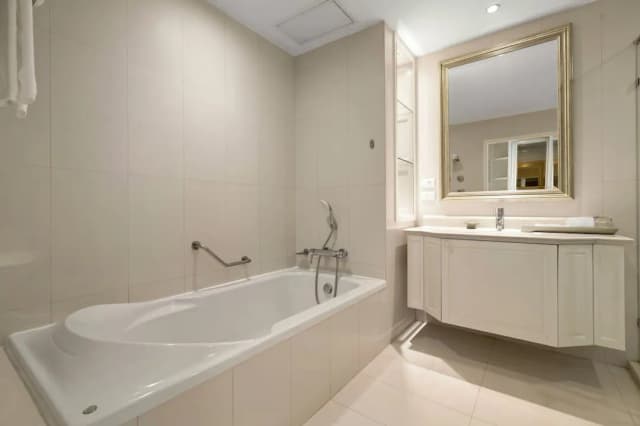 Grande Centre Point Ratchadamri-Two Bedroom Executive Suite-7