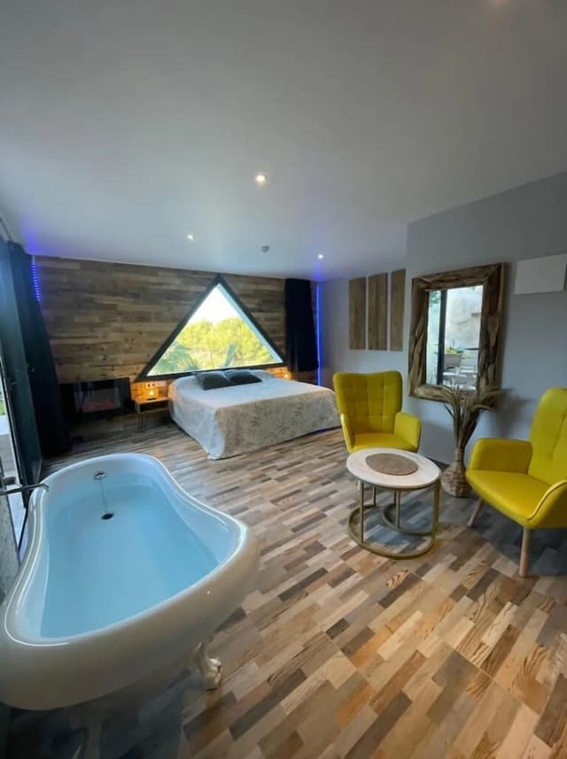 El Petit Mirador-Suite Tropical-2