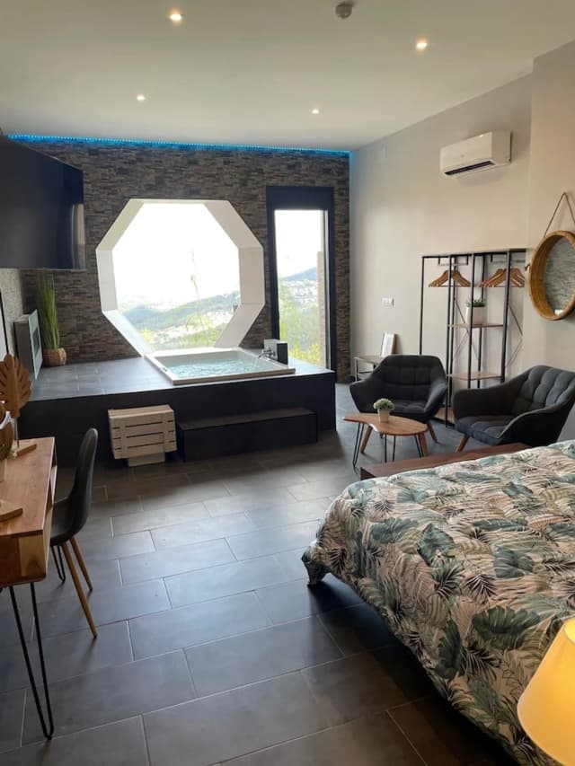 El Petit Mirador-Suite Magic-1
