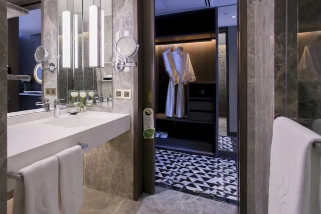 Centara Grand at CentralWorld-华丽客房, 1 张特大床 (Club)-3