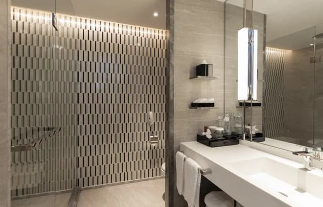 Centara Grand at CentralWorld-Superior Hollywood-2