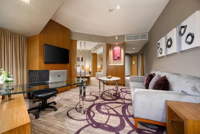 Centara Grand at Central Plaza Ladprao Bangkok-华丽套房, 1 张特大床 (Premium Deluxe Club)-5