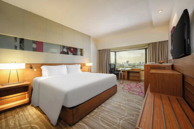 Centara Grand at Central Plaza Ladprao Bangkok-高级套房, 1 张特大床 (Club)-5