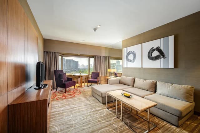 Centara Grand at Central Plaza Ladprao Bangkok-高级套房, 1 张特大床 (Club)-2