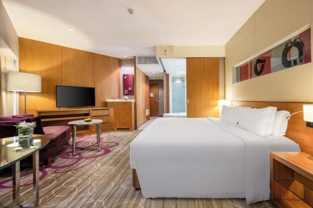 Centara Grand at Central Plaza Ladprao Bangkok-华丽套房, 1 张特大床-3