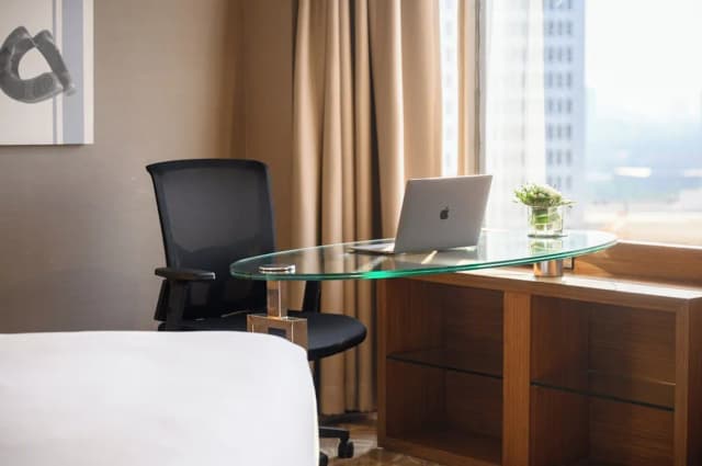 Centara Grand at Central Plaza Ladprao Bangkok-华丽套房, 1 张特大床-1