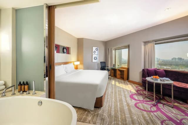 Centara Grand at Central Plaza Ladprao Bangkok-尊贵套房, 1 张特大床-2