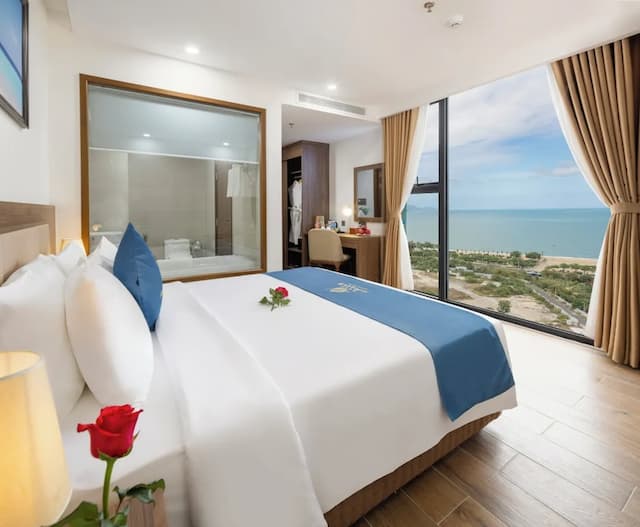 Miracle Luxury Hotel-Senior Double or Twin Room, Sea View-1