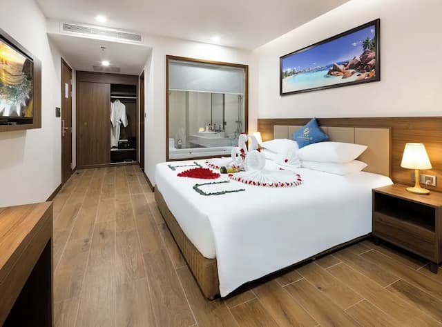 Miracle Luxury Hotel-Senior Double or Twin Room, Sea View-4