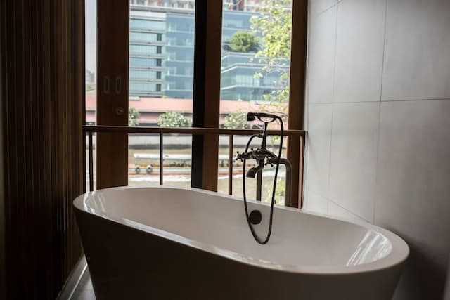 曼谷蓮區晨恩酒店-Riverfront Suite Canal View-6