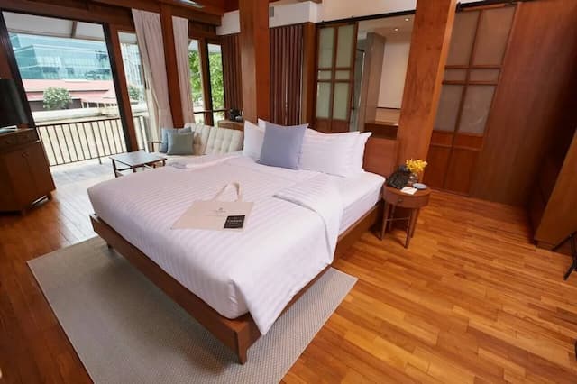 曼谷蓮區晨恩酒店-Riverfront Suite Canal View-4