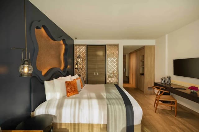 Avista Grande Phuket Karon - MGallery-Deluxe Room, 1 King Bed, Balcony, Mountain View-3