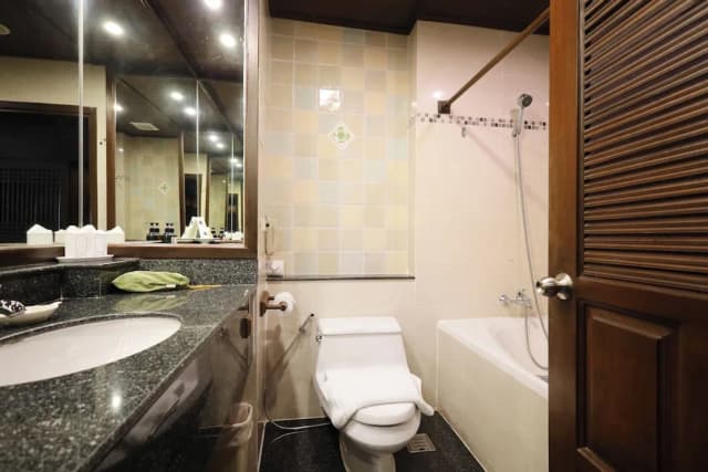 アバロン ビーチ リゾート-Deluxe King - City view-4