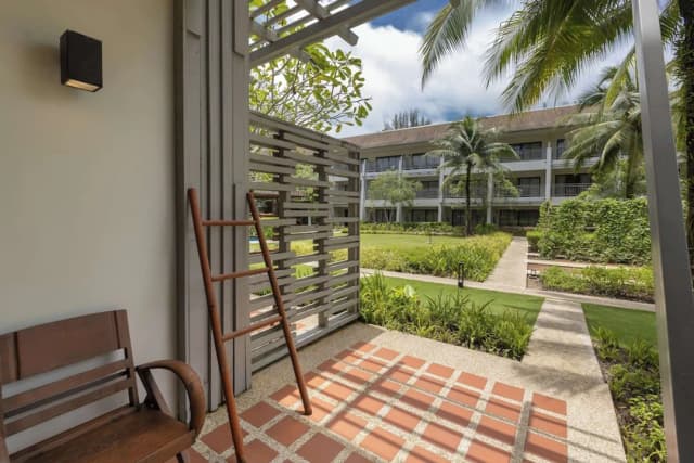 OUTRIGGER Khao Lak Beach Resort-华丽客房, 1 张特大床, 露台 (Garden)-11