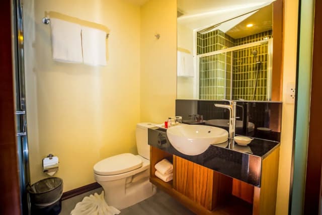 The Signature Hotel Thapae-Standard Twin Room-3