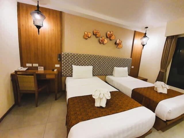 The Signature Hotel Thapae-Standard Twin Room-6