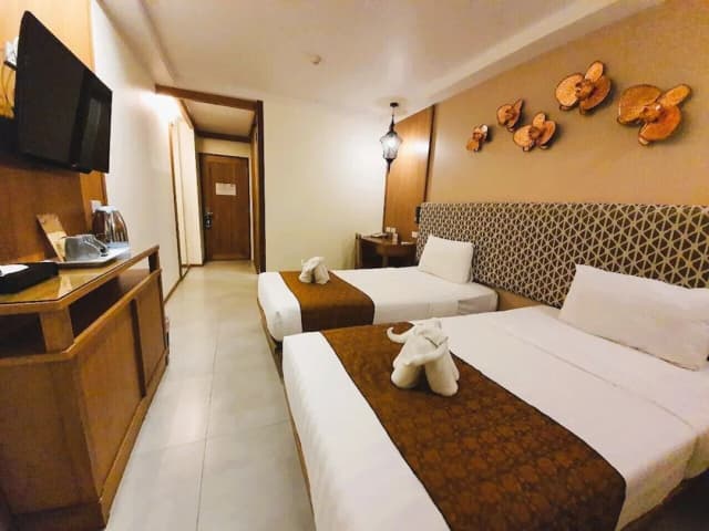 The Signature Hotel Thapae-Standard Twin Room-8