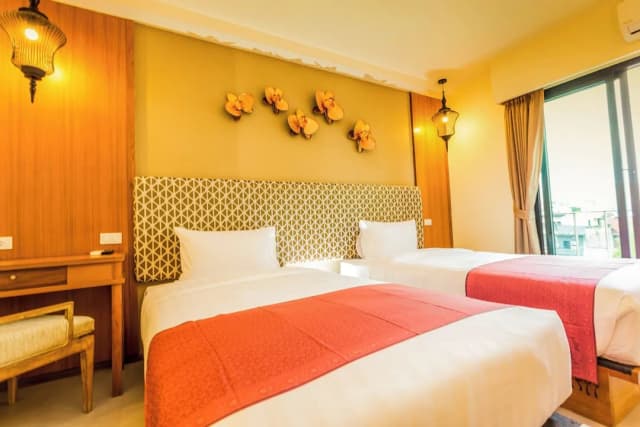 The Signature Hotel Thapae-Superior Twin Room-7