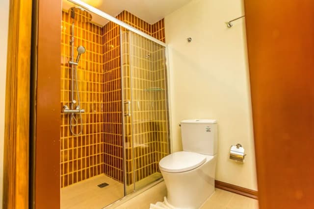 The Signature Hotel Thapae-Deluxe Twin Room-5