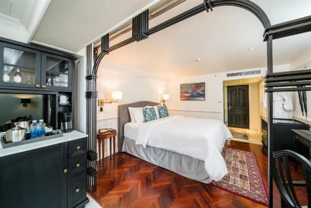 Akara Hotel Bangkok-Prarop King Deluxe-1